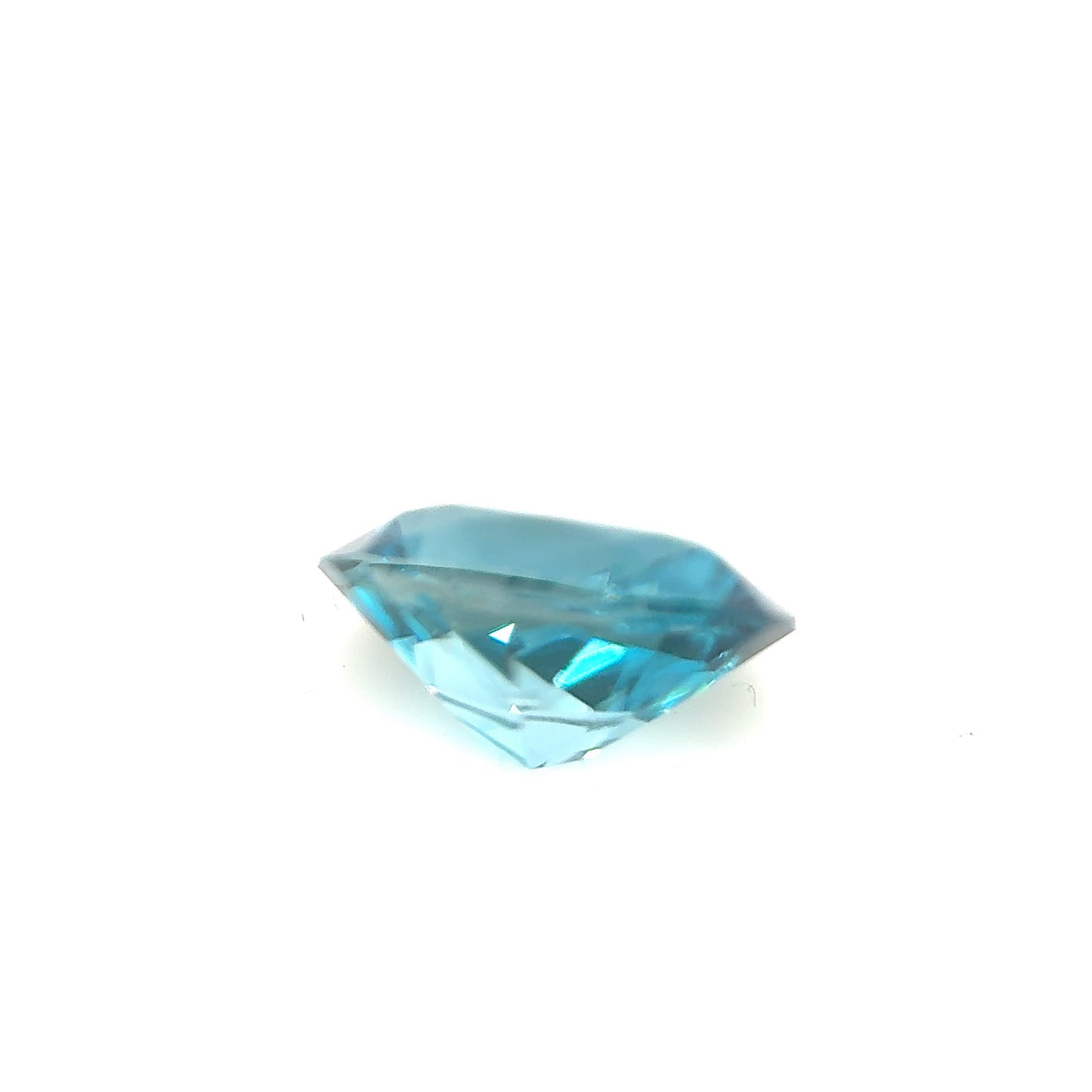 Blue Zircon- Oval, 3.37ct, 10.1 x 7.6 x 5.2mm