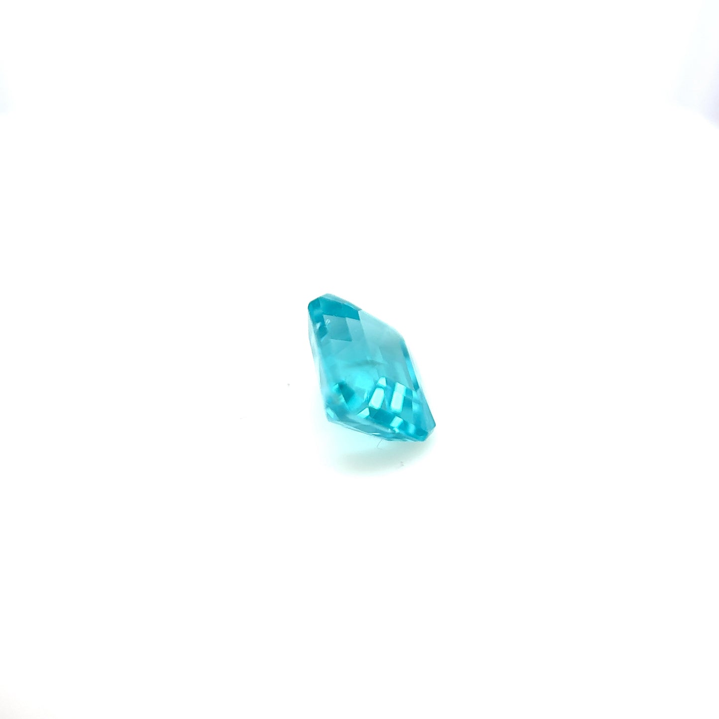 Apatite- Emerald, 0.98ct, 6.4 x 5.0 x 3.7mm