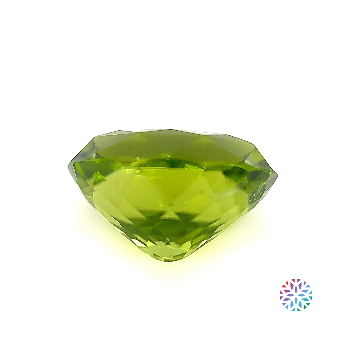 Peridot- Oval, 8.1ct, 13.9 x 10.3 x 8.3mm