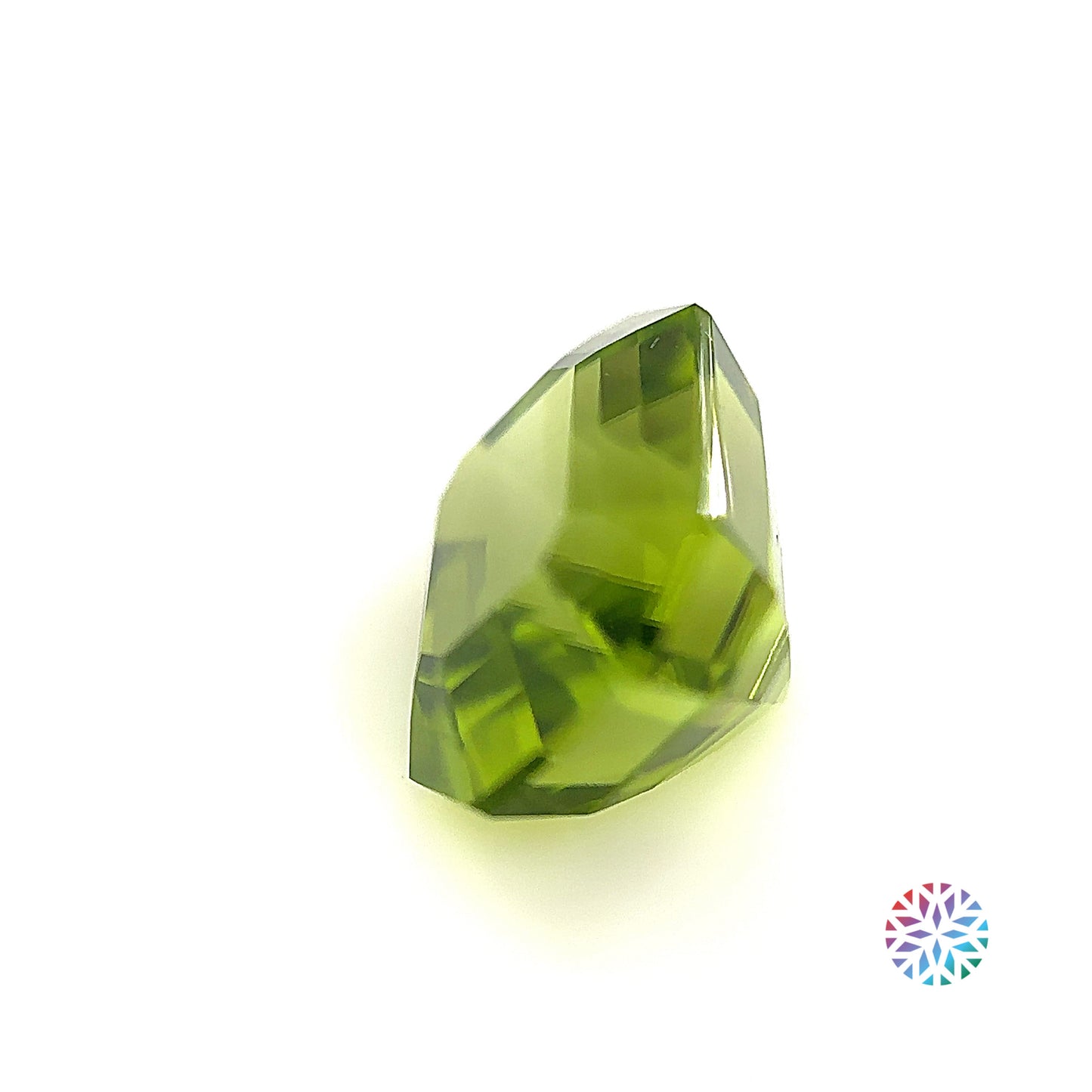 Peridot- Emerald, 6.9ct, 11.5 x 9.6 x 7.9mm