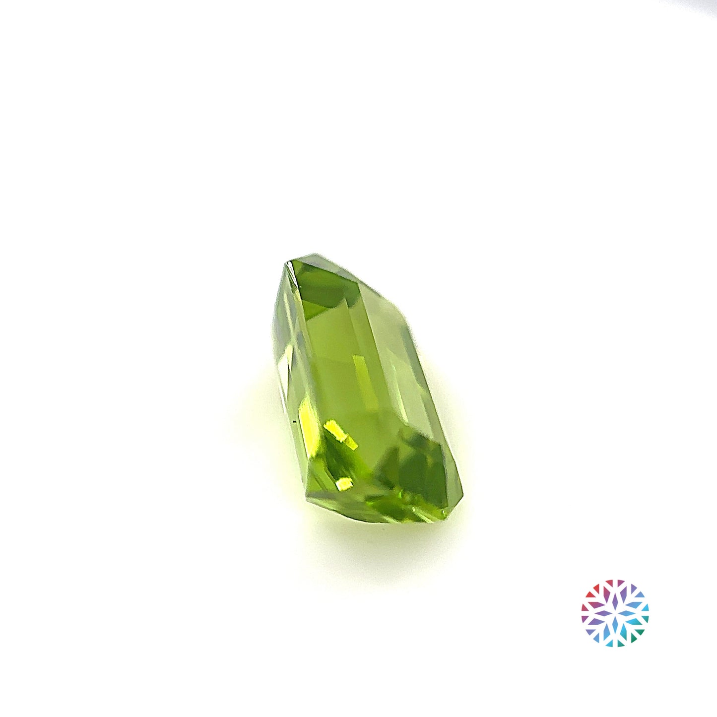 Peridot- Emerald, 2.93ct, 10.5 x 6.5 x 5.1mm