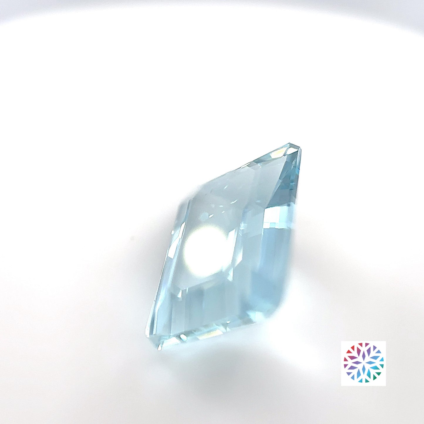 Aquamarine- Emerald, 3.9ct, 12.2 x 8.8 x 5.2mm