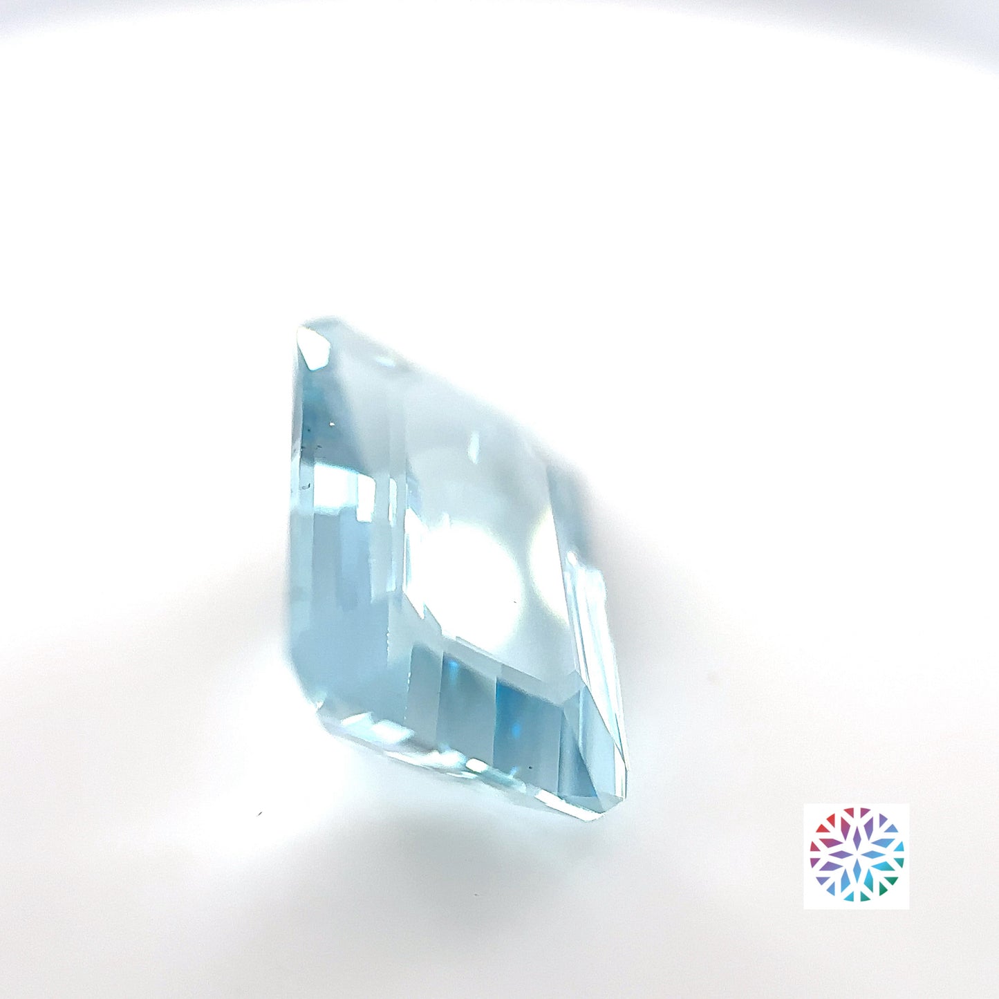 Aquamarine- Emerald, 3.9ct, 12.2 x 8.8 x 5.2mm