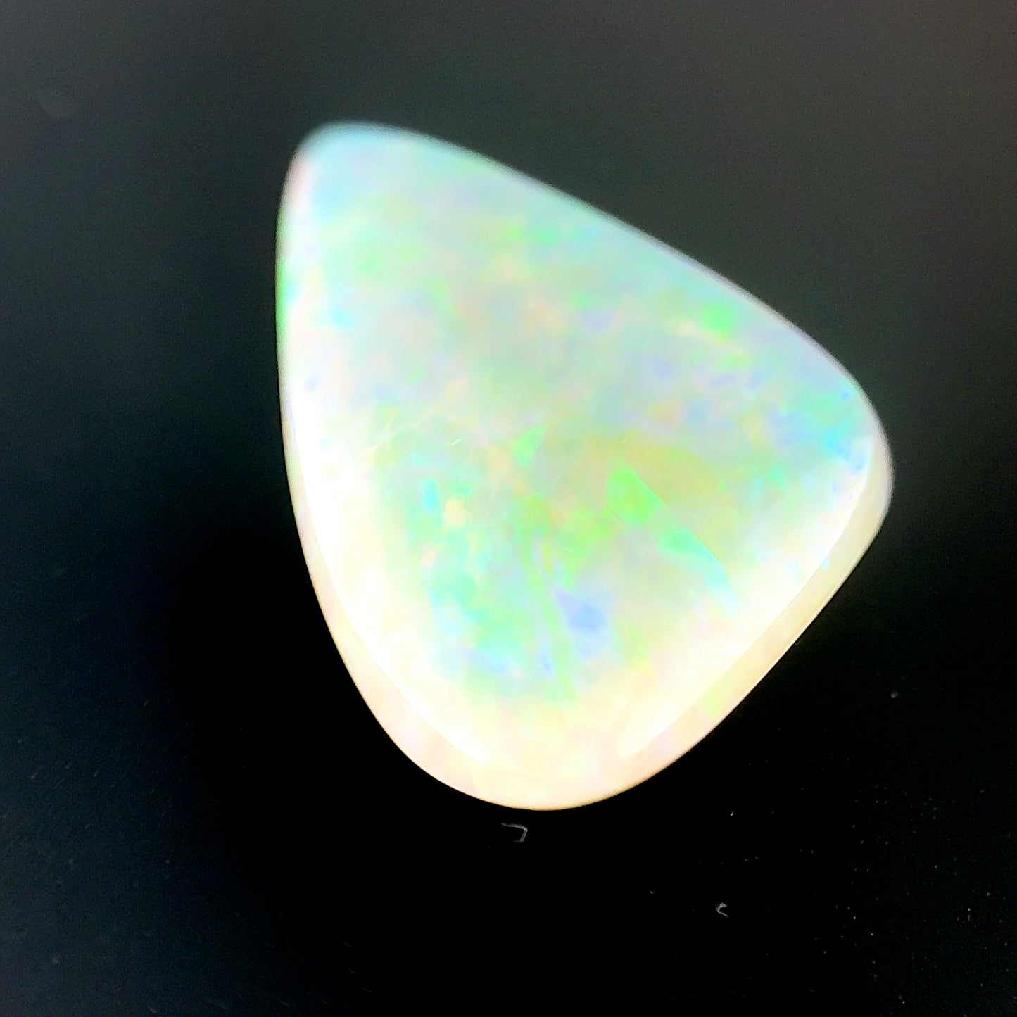 Light Opal - 8.00ct, 23.3 x 14.3 x 4.9mm