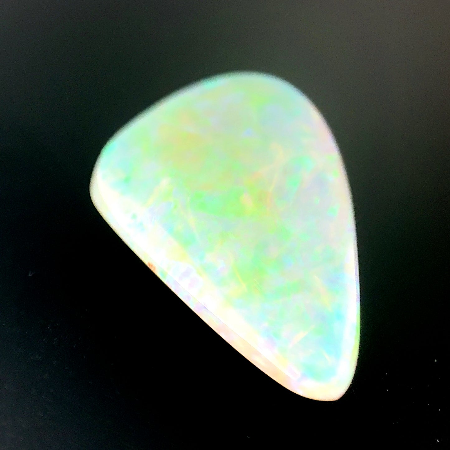 Light Opal - 8.00ct, 23.3 x 14.3 x 4.9mm